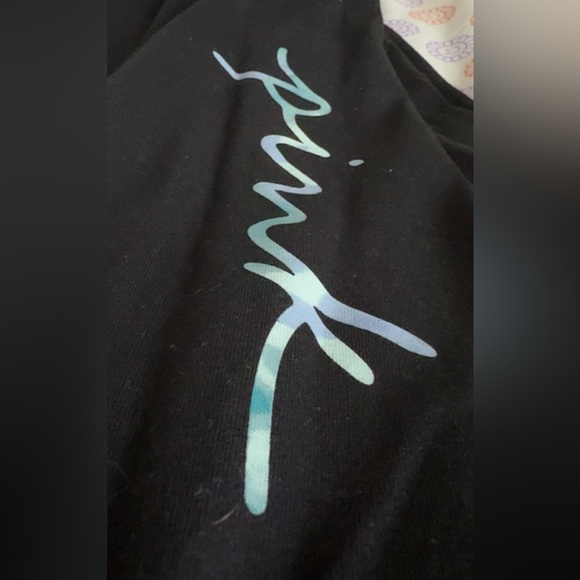 XXL Pink VS Leggings
Black BG w/ periwinkle/white/blue “pink” in cursive print. - Picture 2 of 5